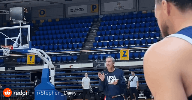 乐鱼-库里伤停27场复出后，连续命中地板反弹三分神操作