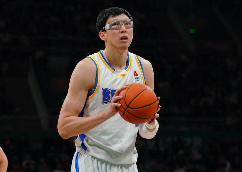 北京横扫送广州5连败：翟晓川时隔476天轰两双 杰曼25+7+6三分